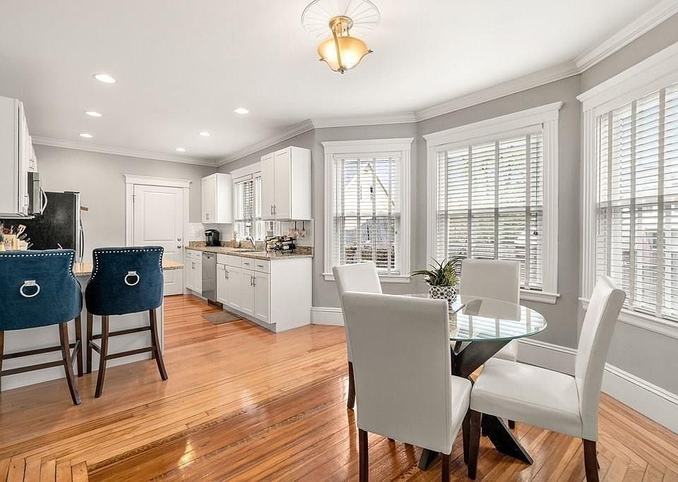 1st image of 2 1/2 Holly St #1