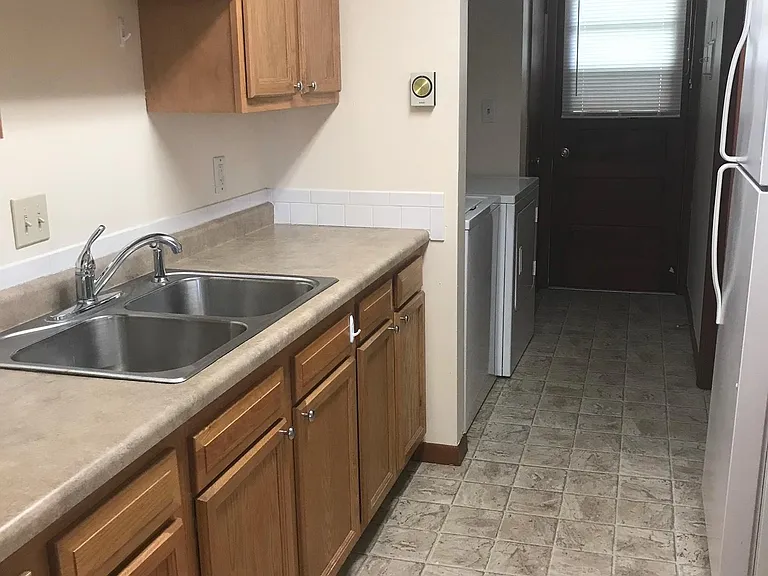 306 Gracie St #4 — Photo 4