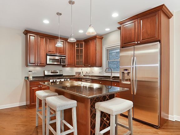 5th image of 1711 N Larrabee St #1