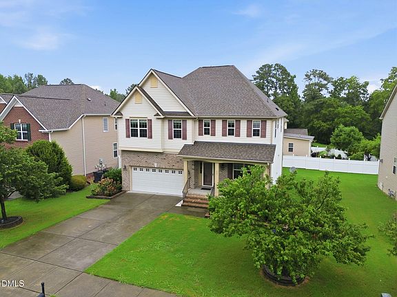 5th image of 405 Liberty Rose Dr