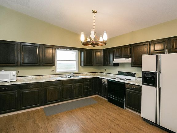 4th image of 1479 F Ave