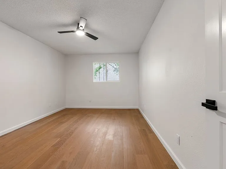 Landis Grove - 1360 — Photo 24
