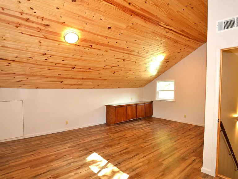8833 Tallwood Dr — Photo 26