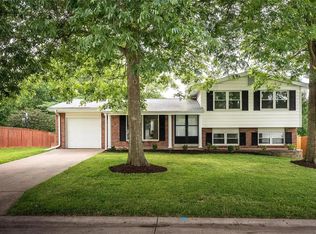 826 Judson Manor Dr, Saint Louis, MO 63141