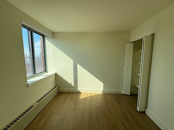 3rd image of 510 W 52nd St APT 19N