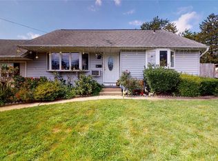 166 Claywood Dr, Brentwood, NY 11717