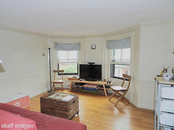 Pan-O Living Room