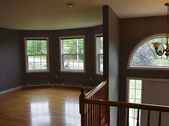 4th image of 393 Lakecrest Dr
