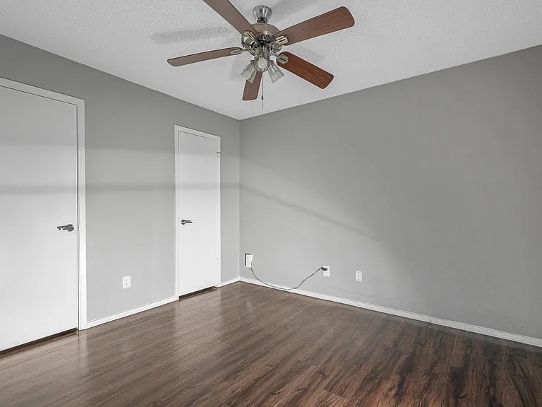 Cedar Point Apartments — Photo 7