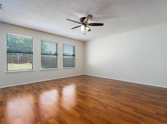 5th image of 1609 Forest Oaks Way