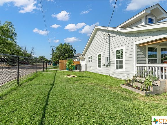 5th image of 1302 Mills St