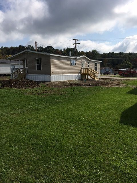 1st image of 33 Cardinal Dr