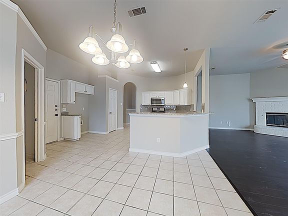 4th image of 4563 Summerbrook Cir