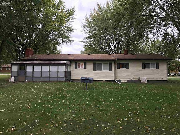 3rd image of 5109 Glen Cove Ln