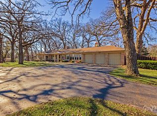 695 Larkdale Row, Wauconda, IL 60084