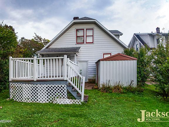4th image of 1155 Almond St