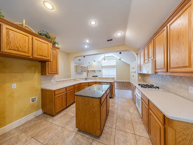 6366 Shadywood Dr — Photo 30
