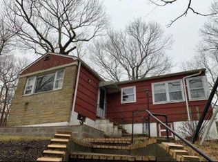 22 Wildwood Rd, Wading River, NY 11792