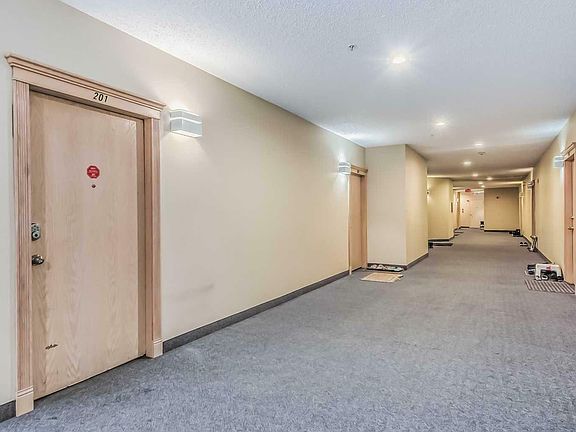 5th image of 201-103 10th Ave NW #201