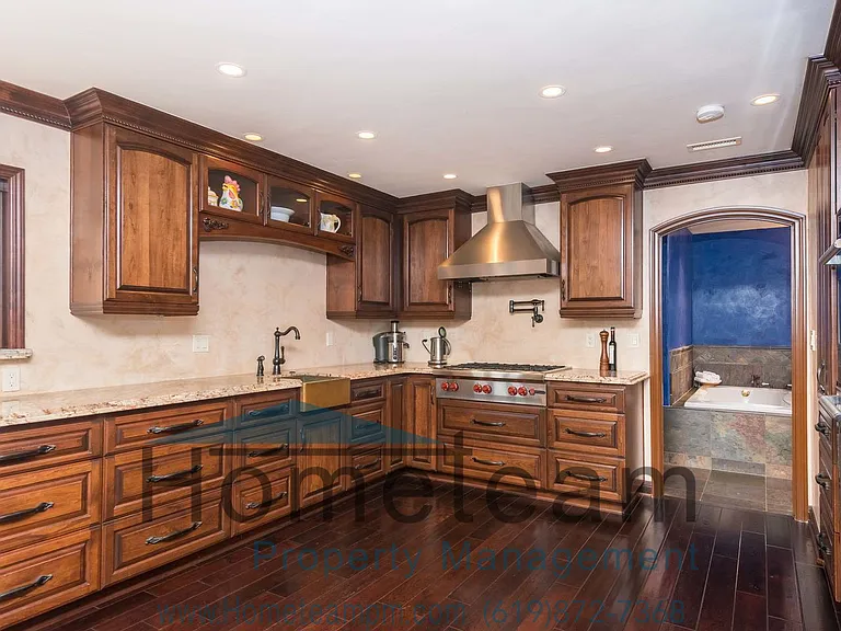 2324 Frankfort St — Photo 19