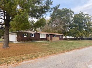 330 W Mitchell St, Witt, IL 62094