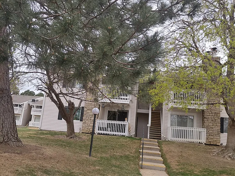 14433 Jewell Ave — Photo 33