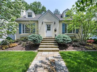 40 Midpark Ln, Saint Louis, MO 63124