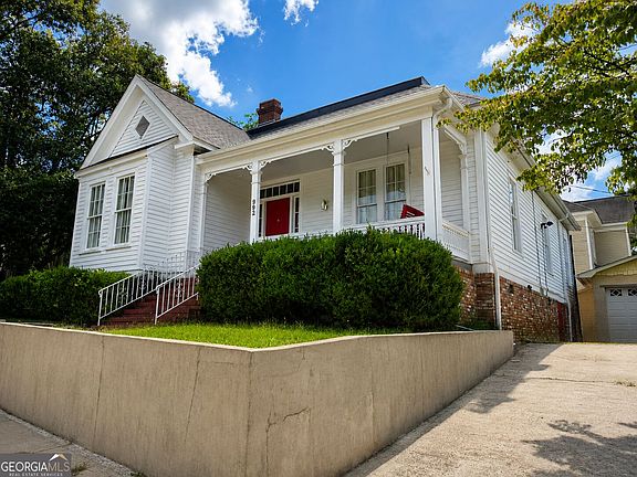 2nd image of 992 Spring St