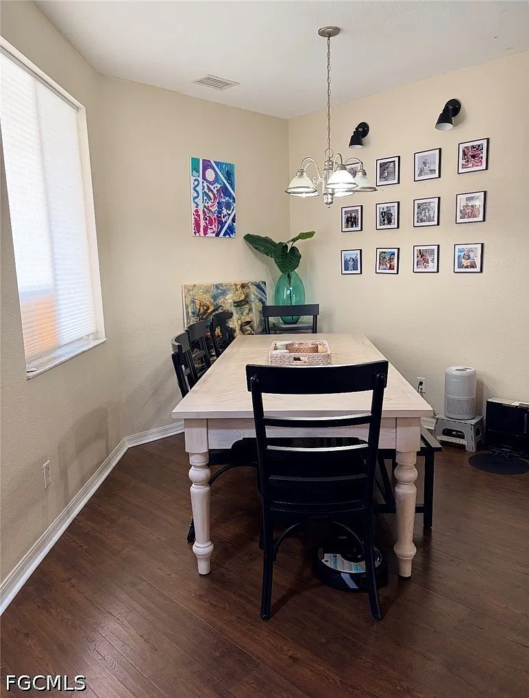3 bed, 2.5 bath, 1711 sqft, $2,200 — Photo 4