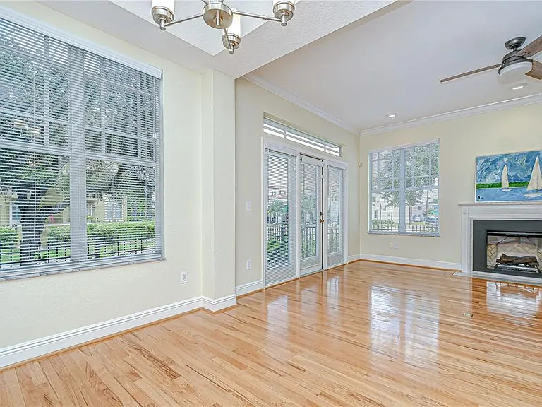 113 Bosphorous Ave #5 — Photo 32