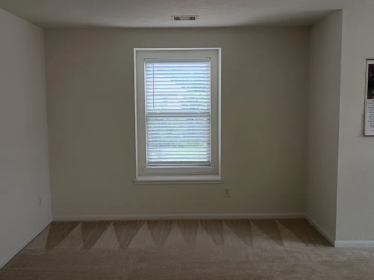 4018 Fernglade Dr — Photo 11