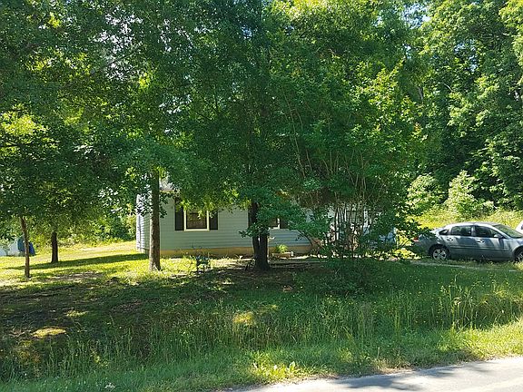 3rd image of 702 Felicia St
