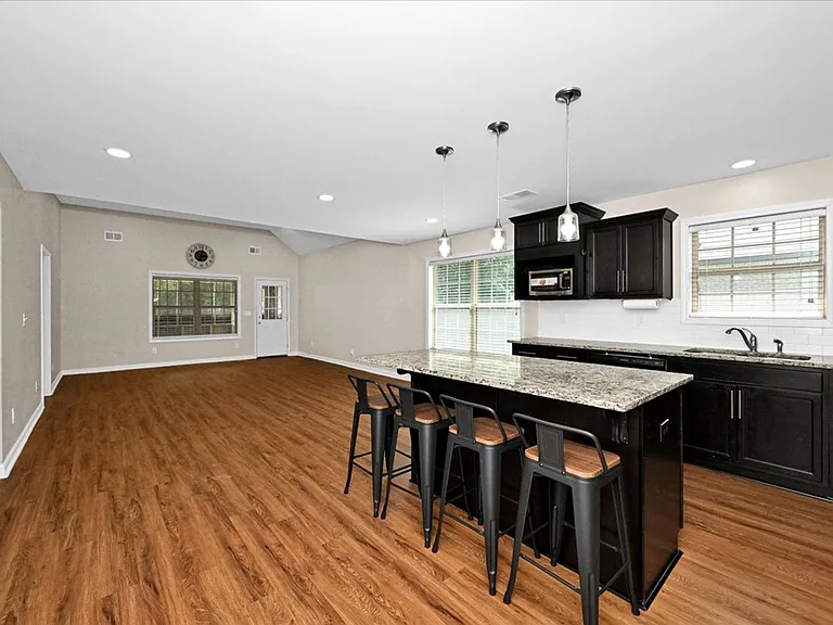 1104 Brownstone Way — Photo 5