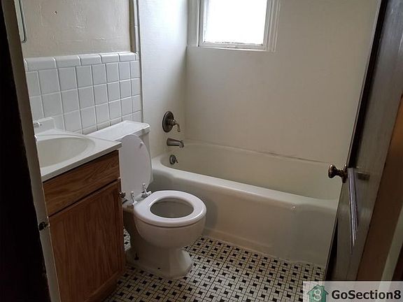 4th image of 8827 Blewett Ave