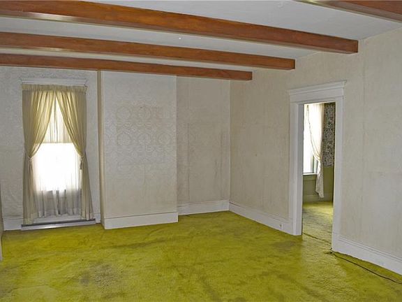 4th image of 130 Church St