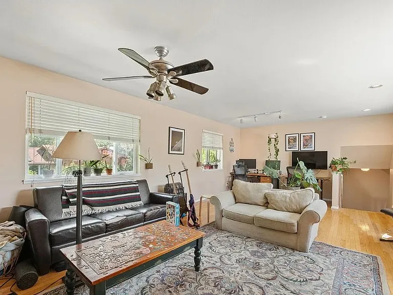 2623 Sherwood Cir — Photo 13