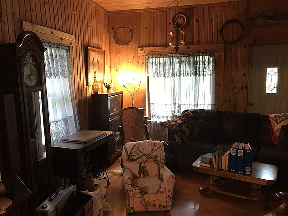 3rd image of 804 Crystal Ave