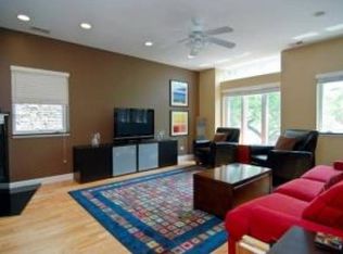 1342 W Grenshaw St #1, Chicago, IL 60607