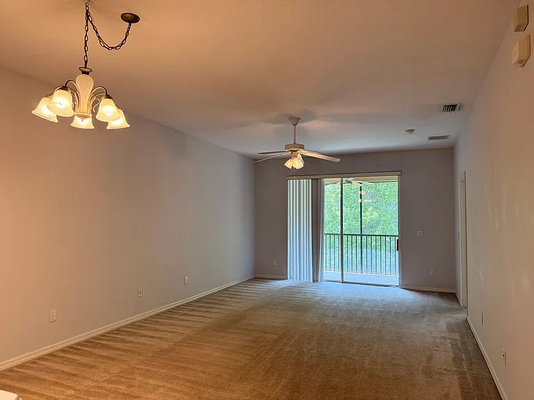 9434 Myrtle Creek Ln #911 — Photo 7