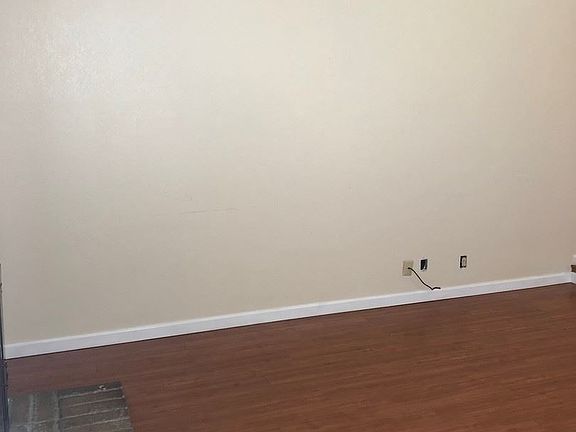 4th image of 151 Checkers Dr