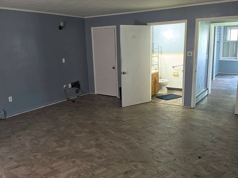 416 S High St — Photo 6