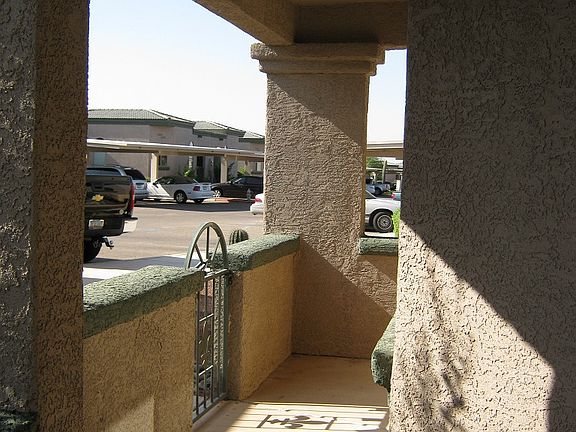 frontn patio