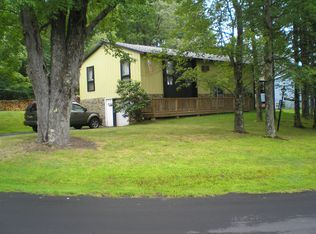 38 Lakeview Dr, Kiamesha Lake, NY 12751