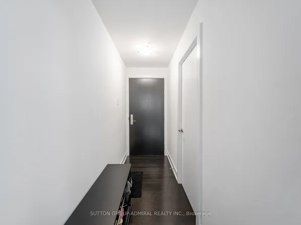 181 Bedford Rd #1204, Toronto, ON M5R 0C2