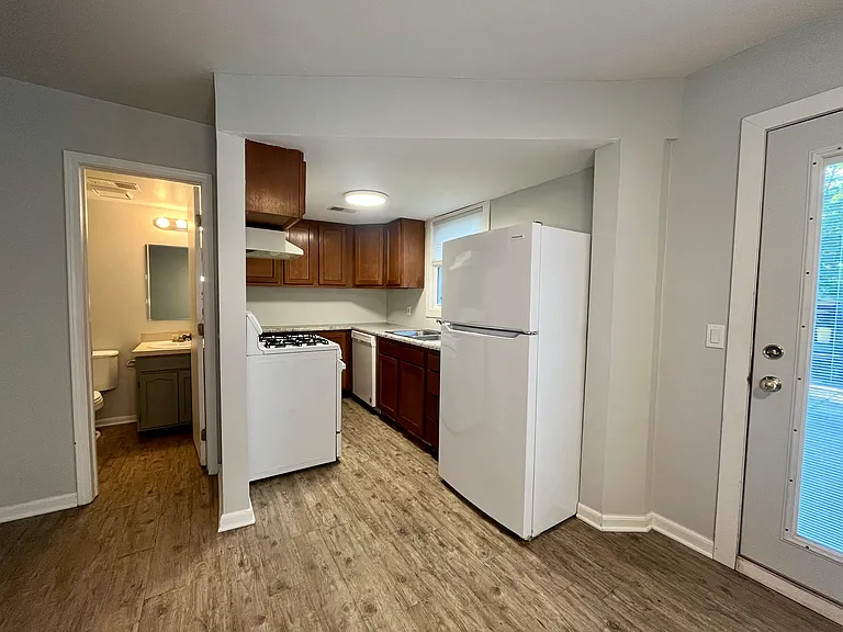 523 Cedar St NE #523 — Photo 7