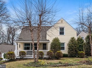 25 Midland Ave, Berwyn, PA 19312