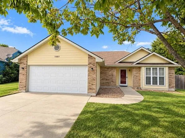 1007 Chelsea Ct, Warrensburg, MO 64093