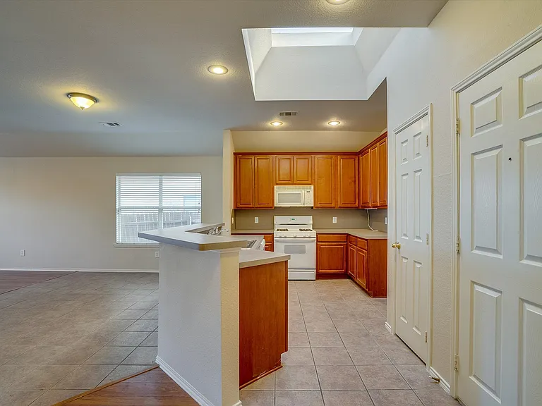 9804 Westmere Ln — Photo 14