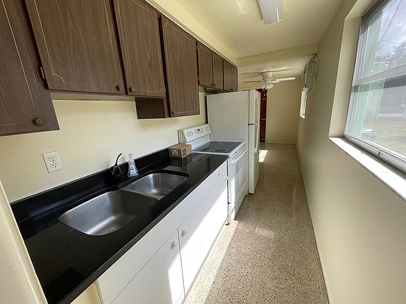 4th image of 2820-2822 Lynnhurst St