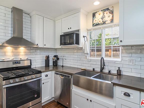 4th image of 4022 Brunswick Ave